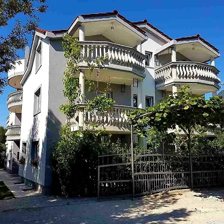 Ivisic Apartamento