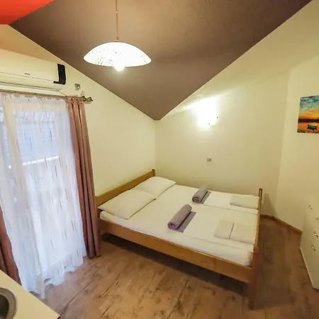 Ivisic Apartamento Pakoštane